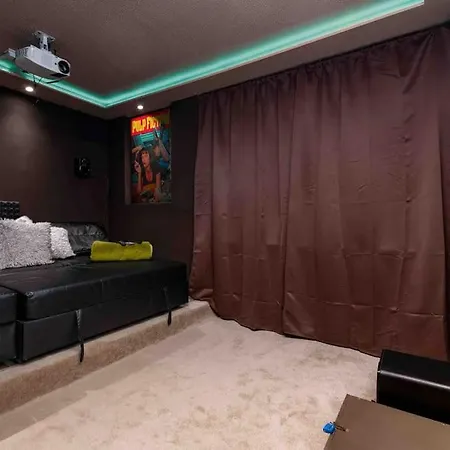 2Bed Garden House W/Hot Tub, Sauna & Cinema Room London Exterior photo