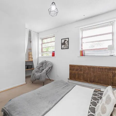 2Bed Garden House W/Hot Tub, Sauna & Cinema Room London Exterior photo