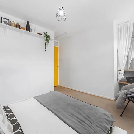 2Bed Garden House W/Hot Tub, Sauna & Cinema Room London Exterior photo
