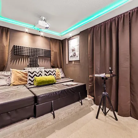 2Bed Garden House W/Hot Tub, Sauna & Cinema Room London Exterior photo