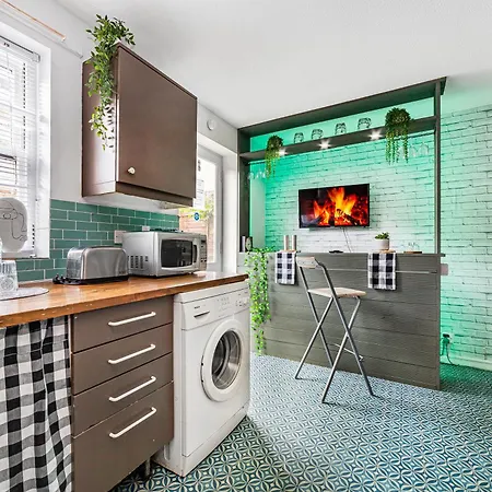 2Bed Garden House W/Hot Tub, Sauna & Cinema Room London Exterior photo