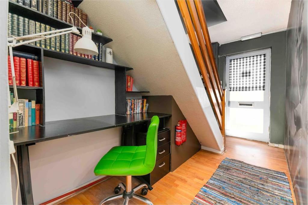 2bed Garden House W/hot Tub, Sauna & Cinema * London