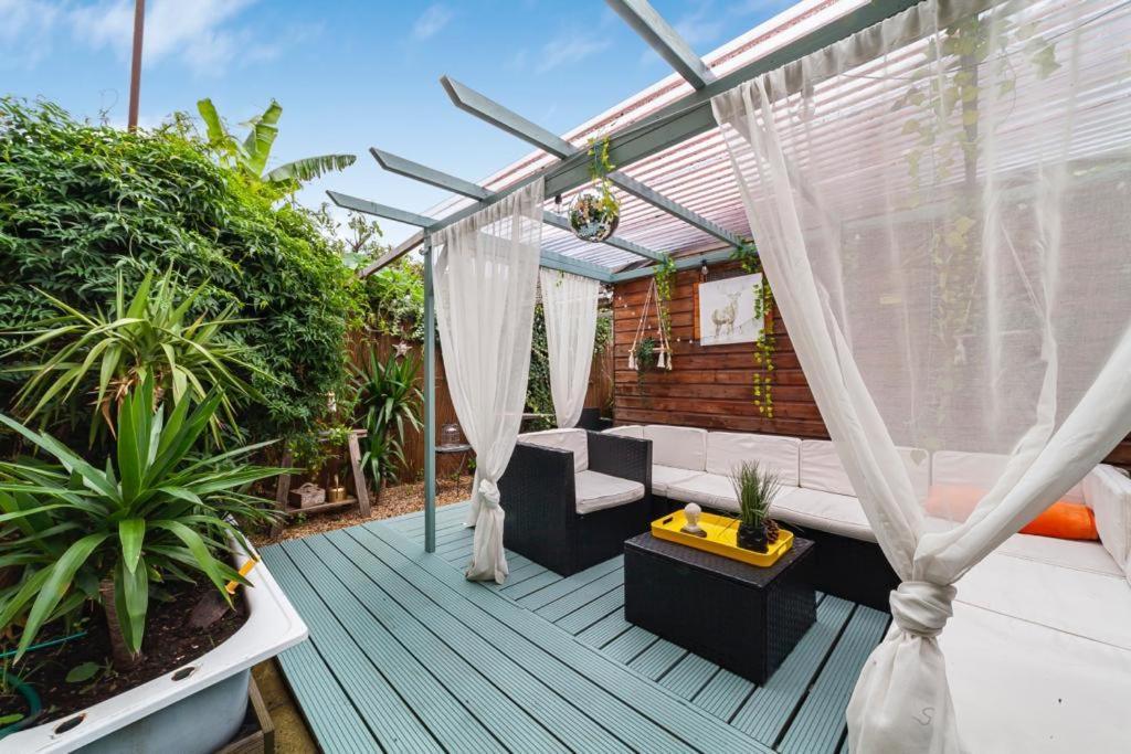 2bed Garden House W/hot Tub, Sauna & Cinema * London